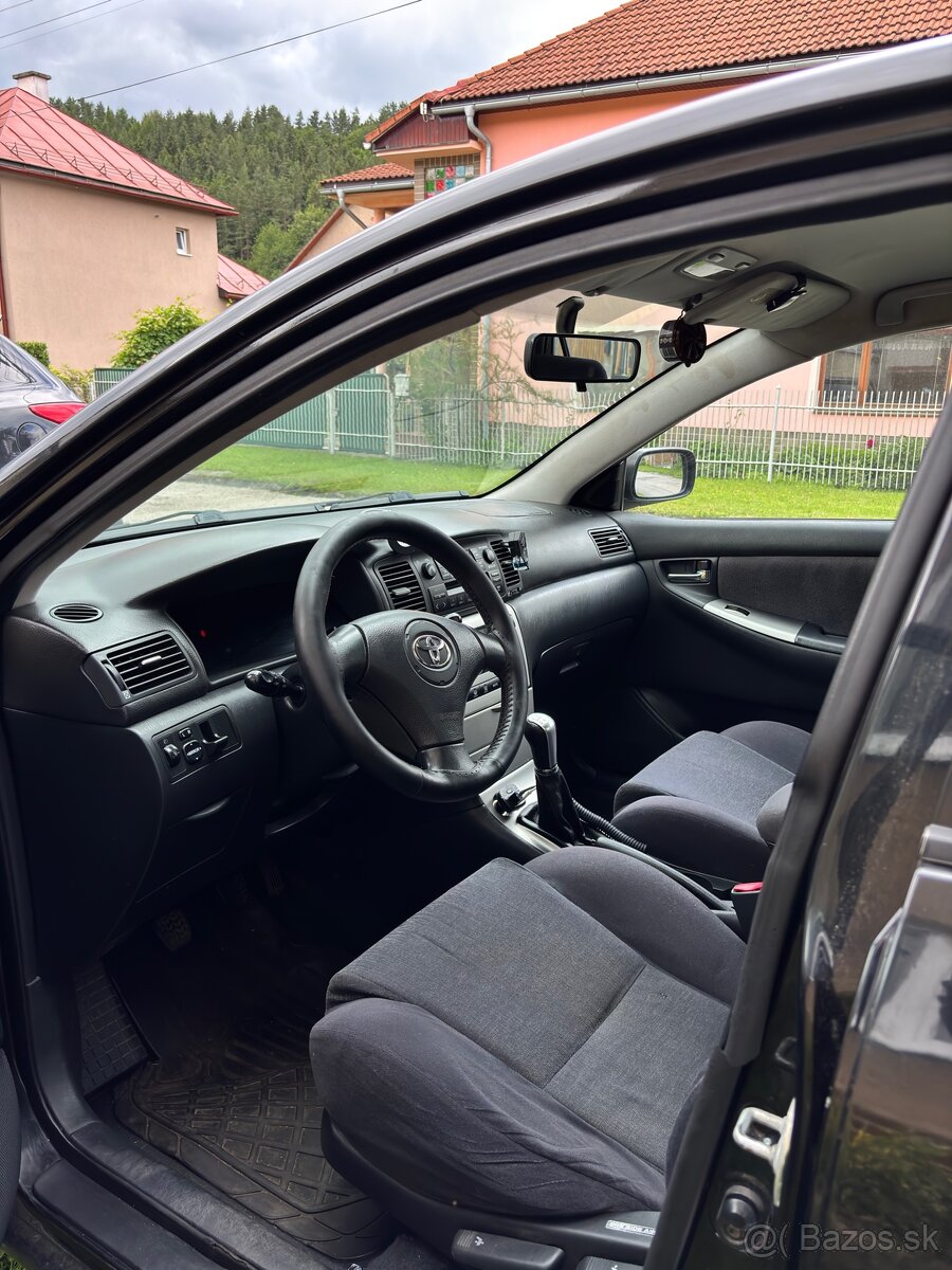 Toyota Corolla - 4