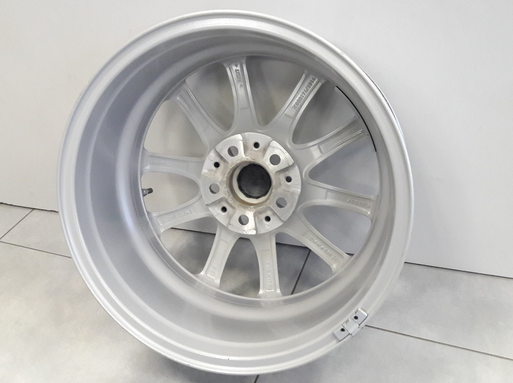 BMW 5 G30 18" Styling 619 - 4