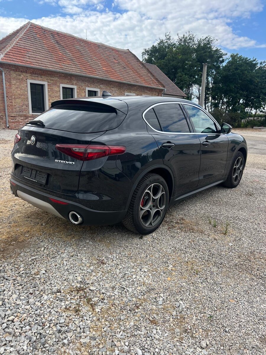 ALFA ROMEO STELVIO 2.2 JTD Q4 (4×4) - 4