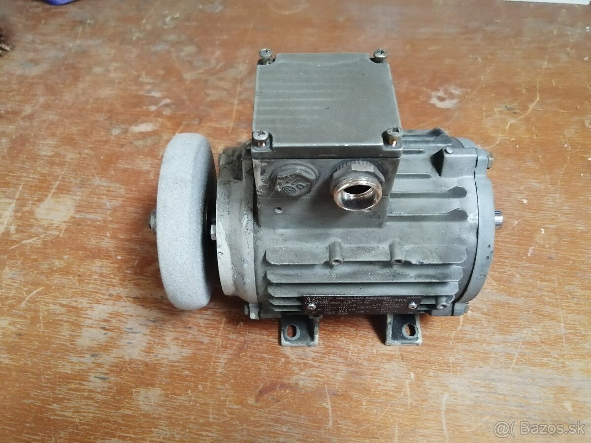 ABB ACS141-K75-1 + asynchrónny elektromotor 0,37 kW - 4