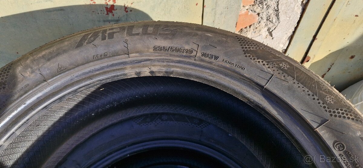 Aplus A702 235/50 R19 - 4
