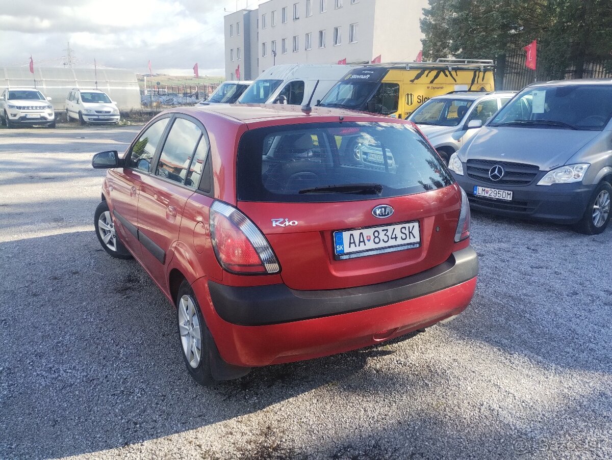 Kia Rio 1.4 LX Plus - 4
