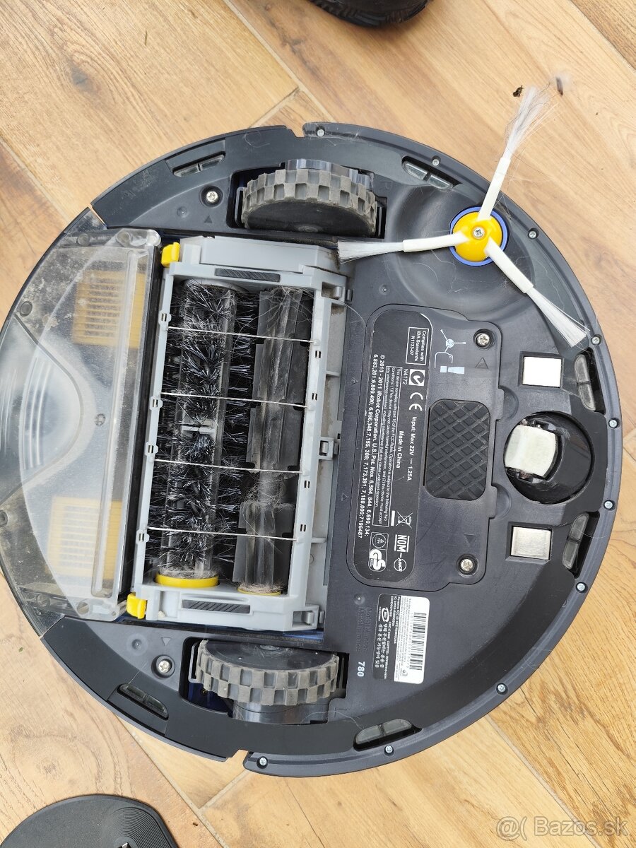Predám vysávať iRobot romba rada 700 - 4
