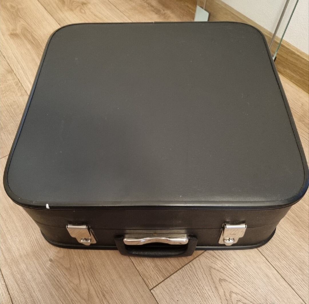 Kufrikový písací stroj Consul 222.2 - 4