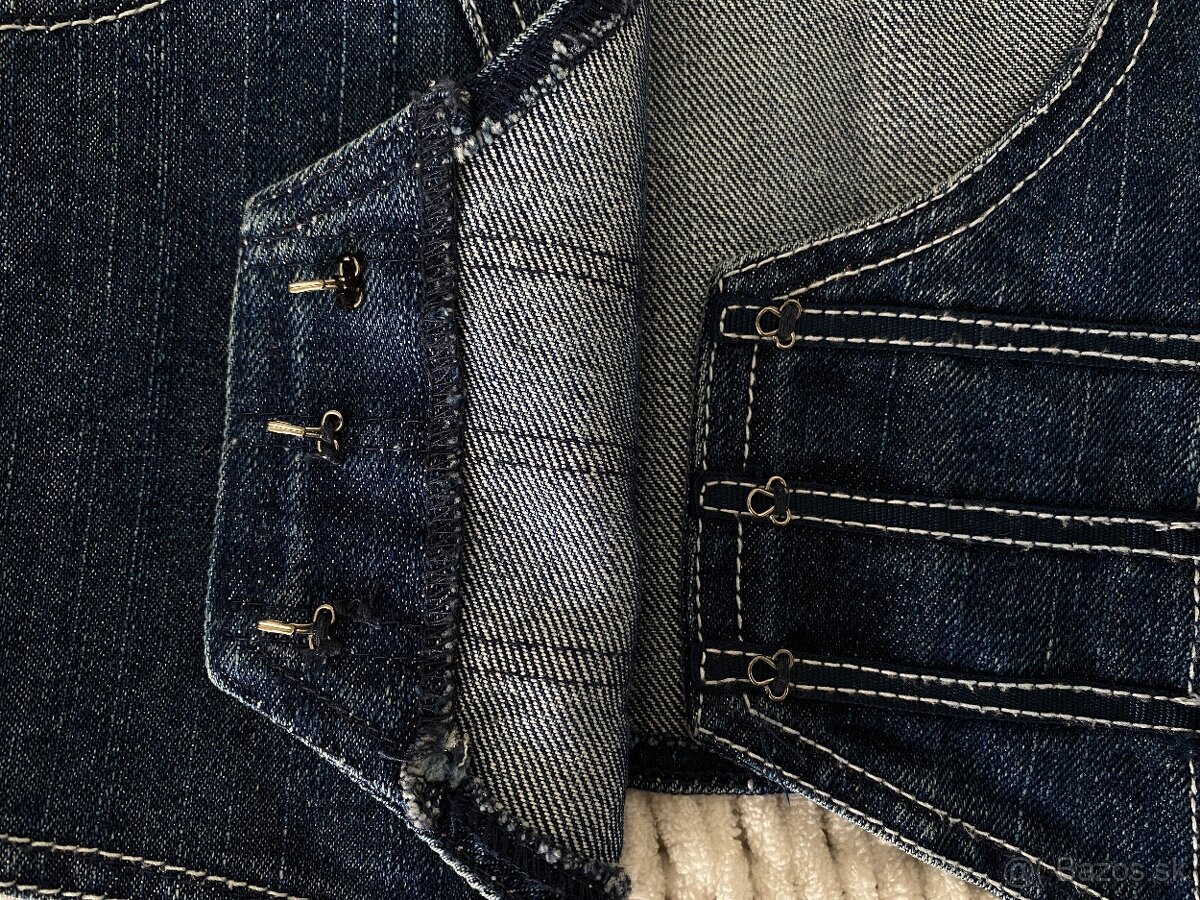 RIFĽOVÁ VESTIČKA - 4