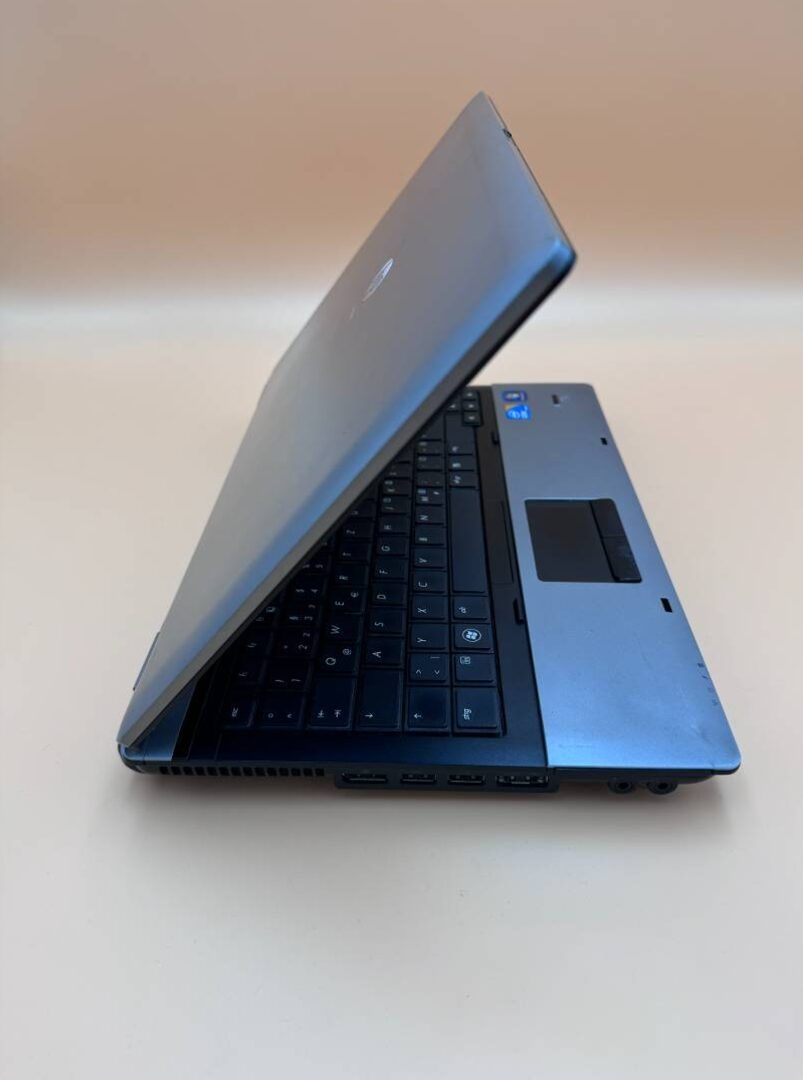 Notebook 14" HP.Intel i5-M520 2x2,40GHz.8gb ram.240gb SSD - 4