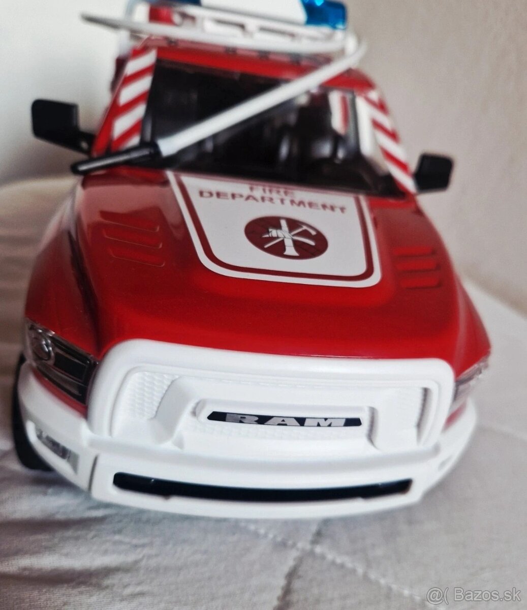 Bruder hasičské auto - 4