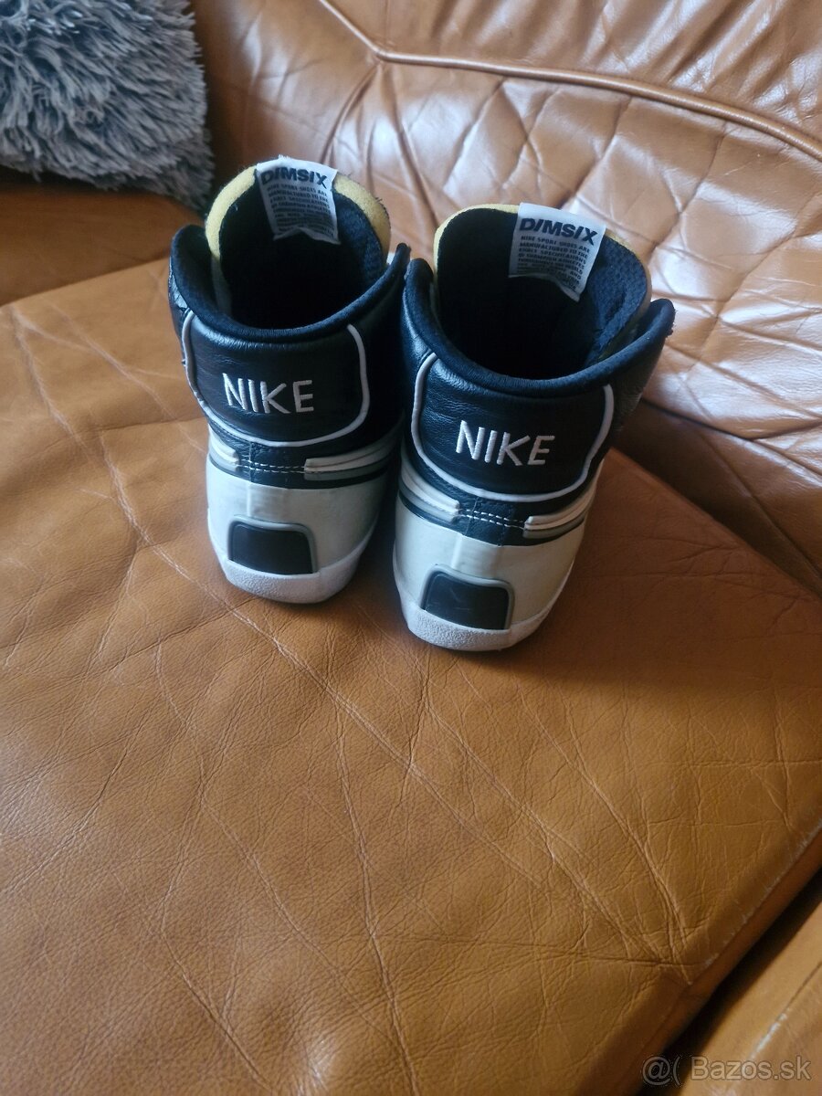 Nike v. 43 - 4