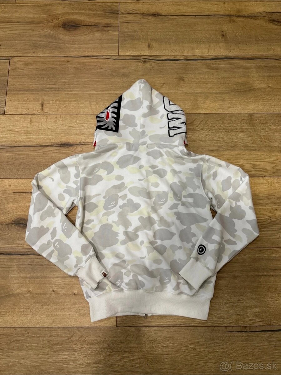Bape hoodie - 4
