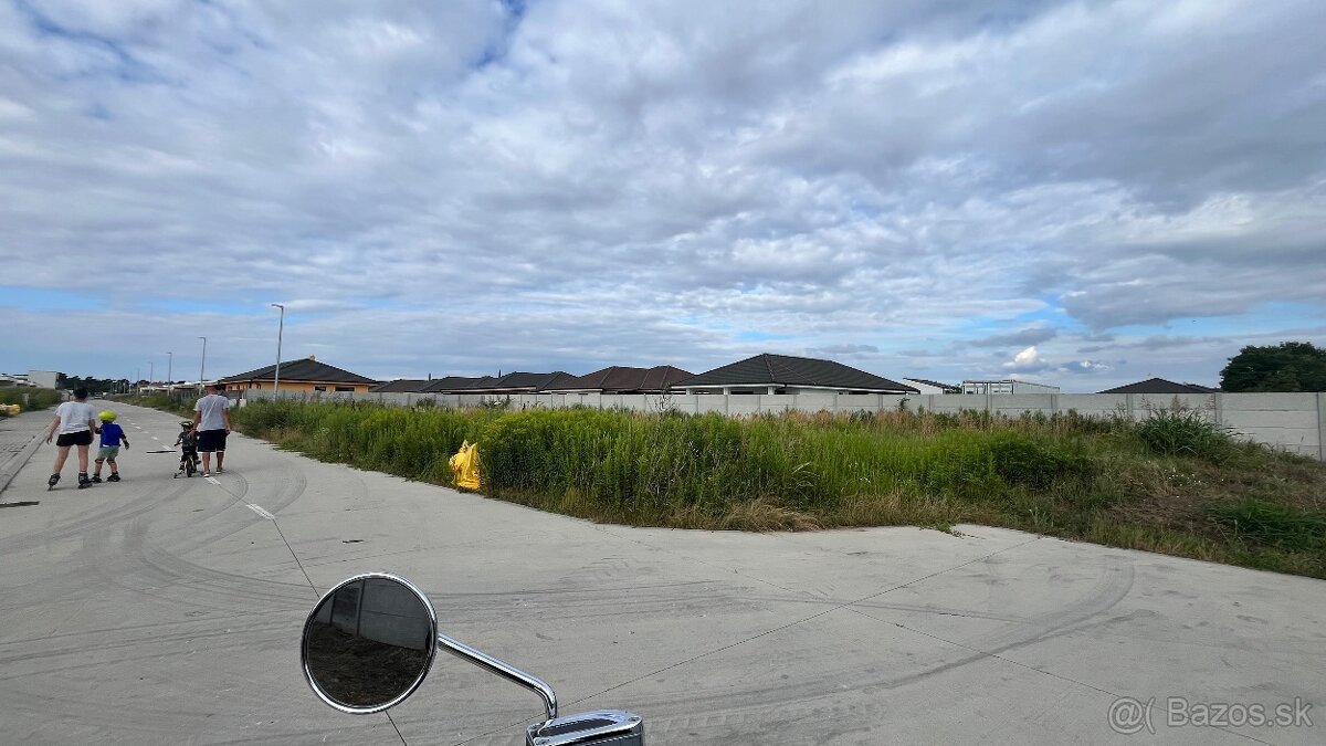 8km od Bratislavy Alžbetin Dvor 600m2 so stavebným povolením - 4