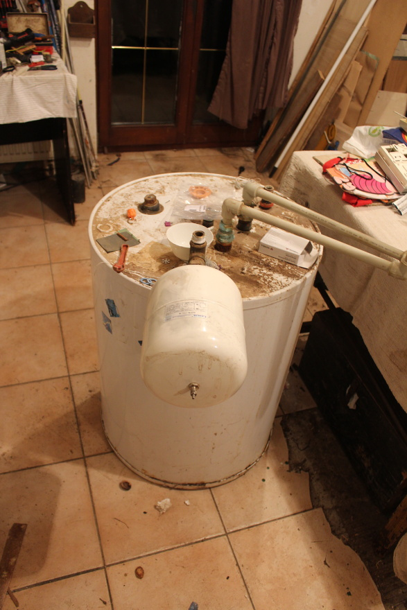 Predam kotol Vailant a zásobník. - 4