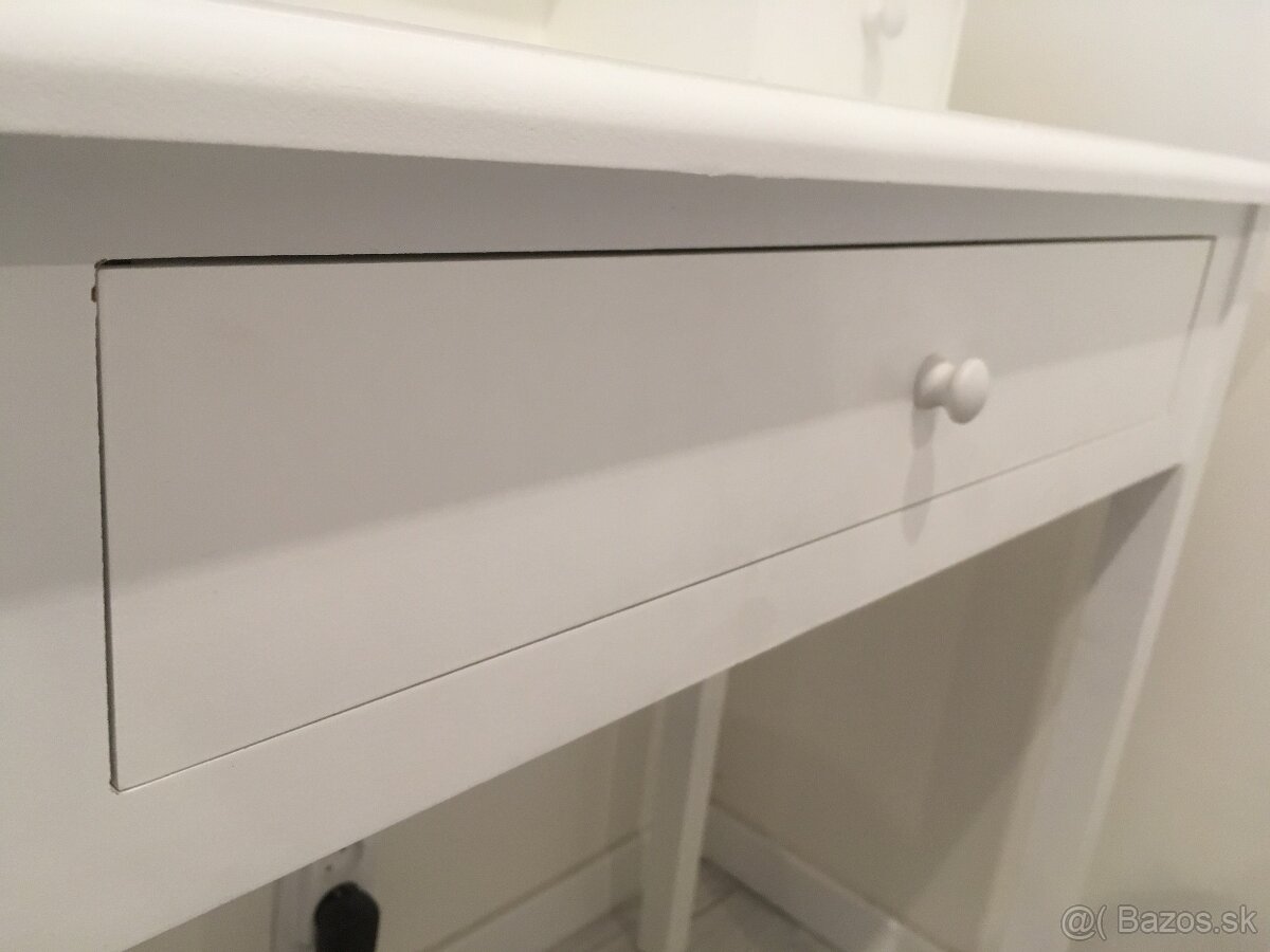 Kozmetický stolík - 4