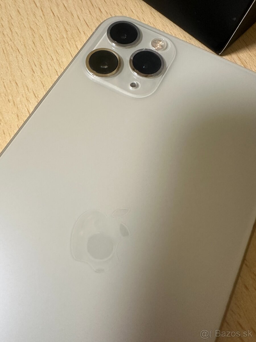 iPhone 11 Pro Max – 256 GB - 4