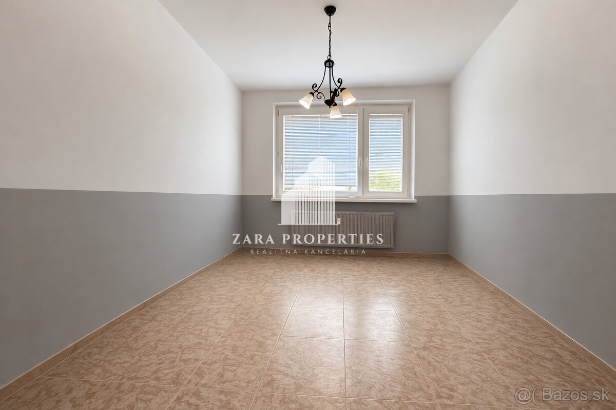 Priestranný byt v centre mesta Púchov - 4