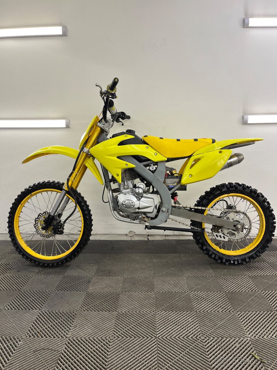 Motorka Cross 200cc TOP STAV