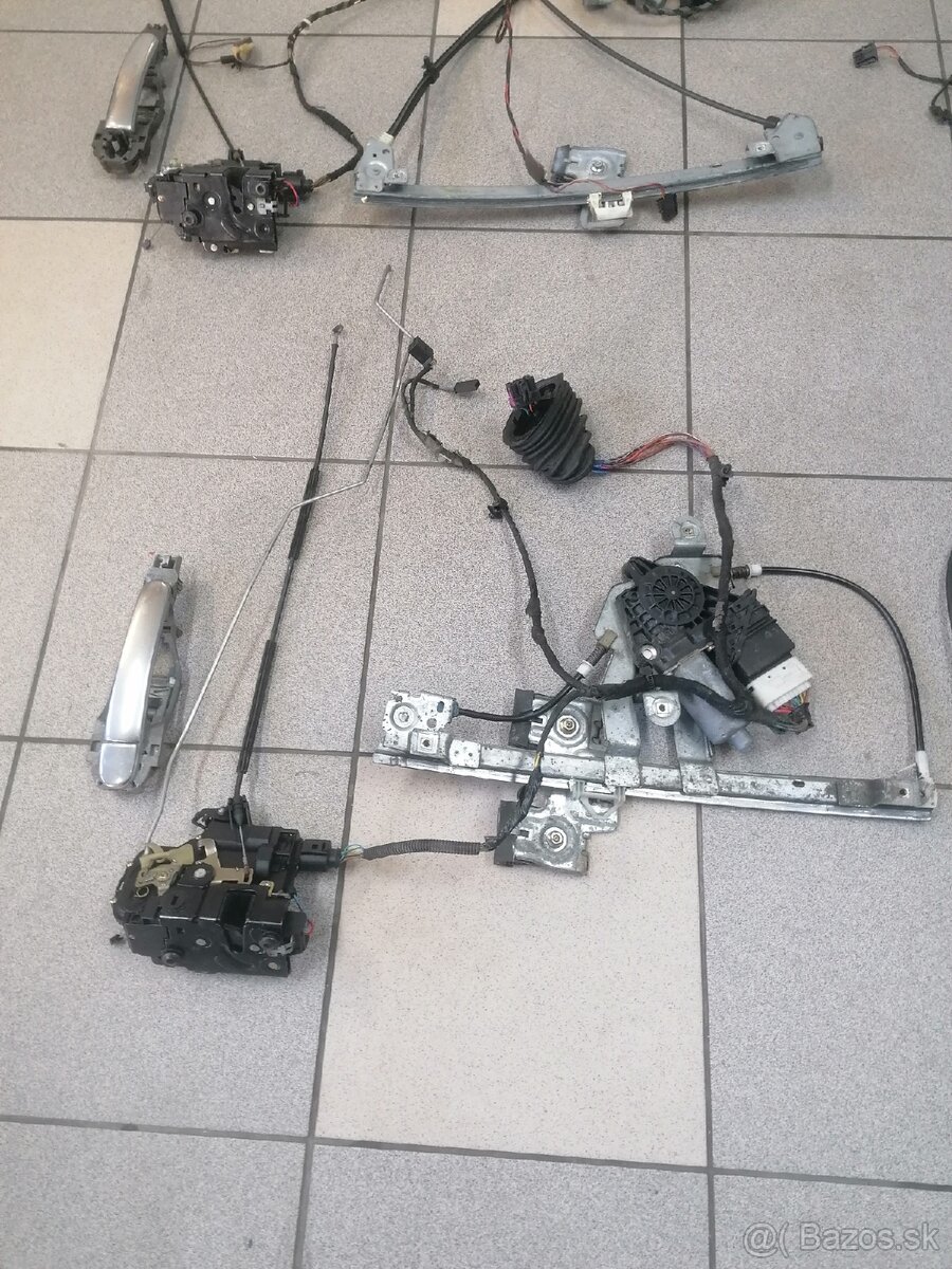 Stahovacky, Zámky dverí, Motorceky, Kabeláže, Octavia1 - 4