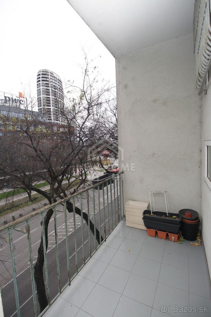 KARADŽIČOVA - 3,5 iz. byt v tehlovom dome max 4 osoby - 4