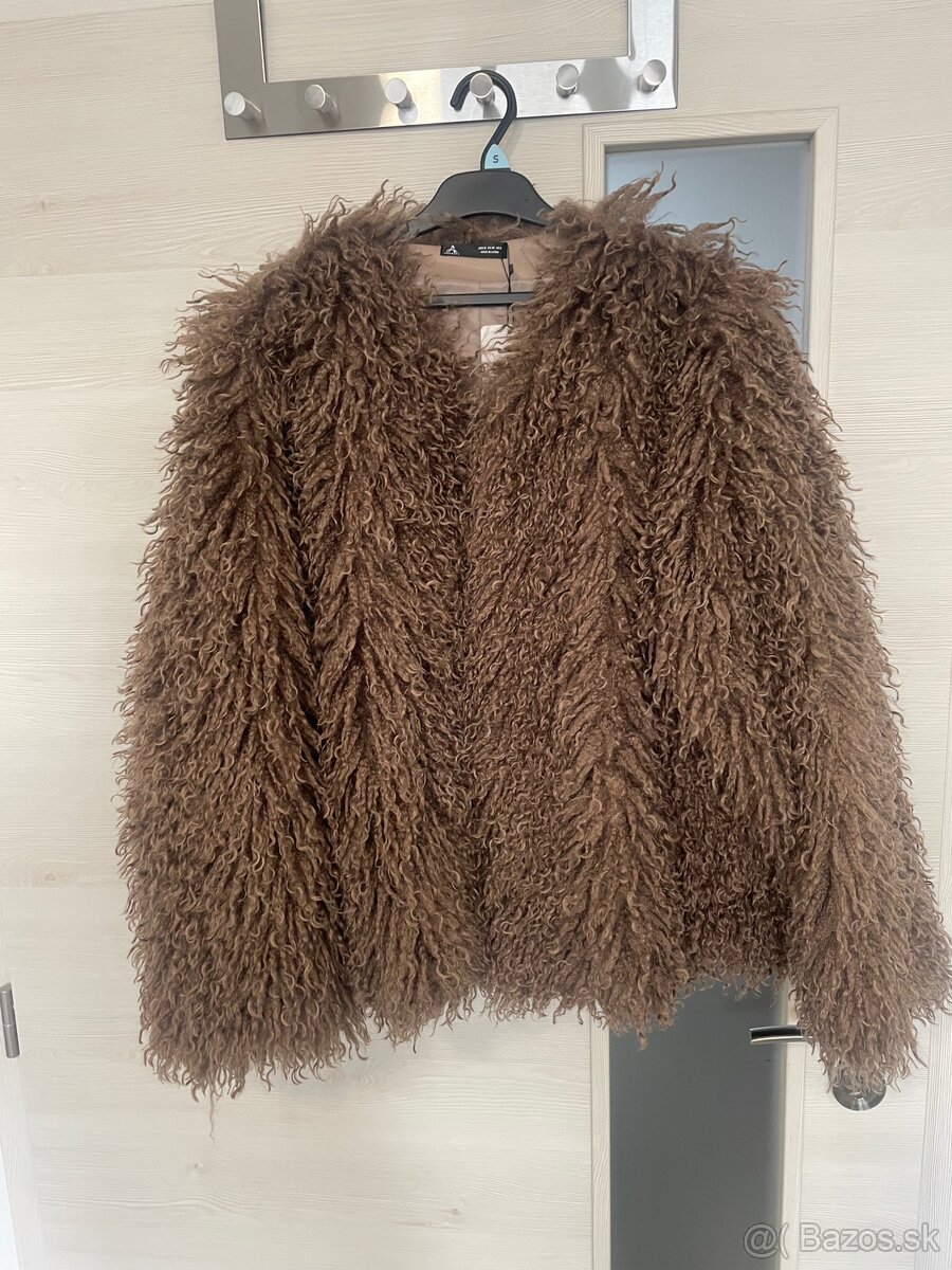 Krásna kozusinova bunda - 4