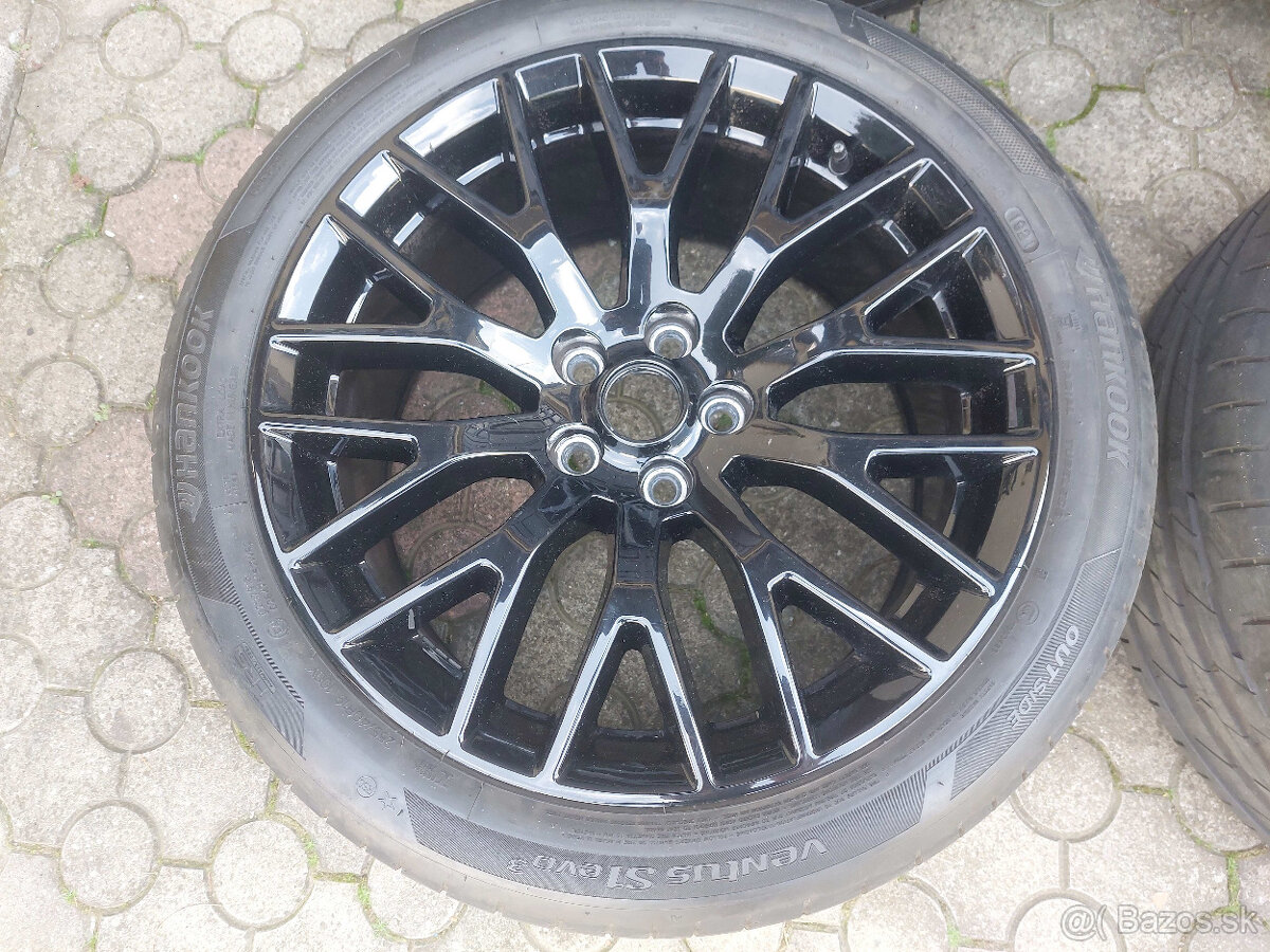 19" Ford Mustang - 4