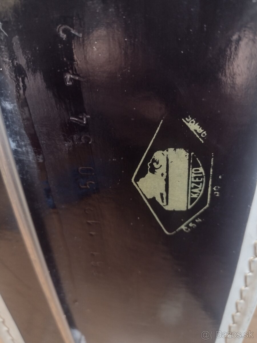 Predám starý cestovný kufor Zn.Kazeto - 4