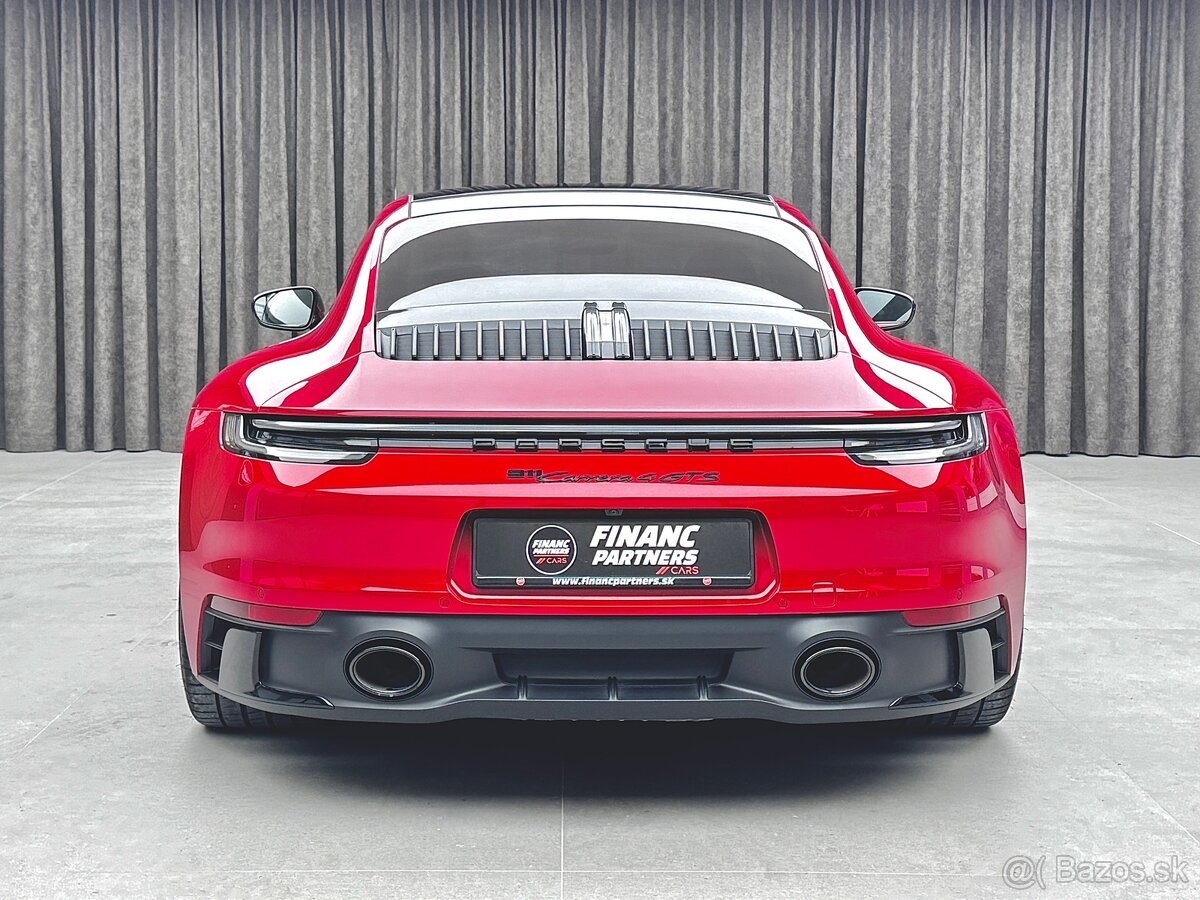 Porsche 911 Carrera 4 GTS - 4
