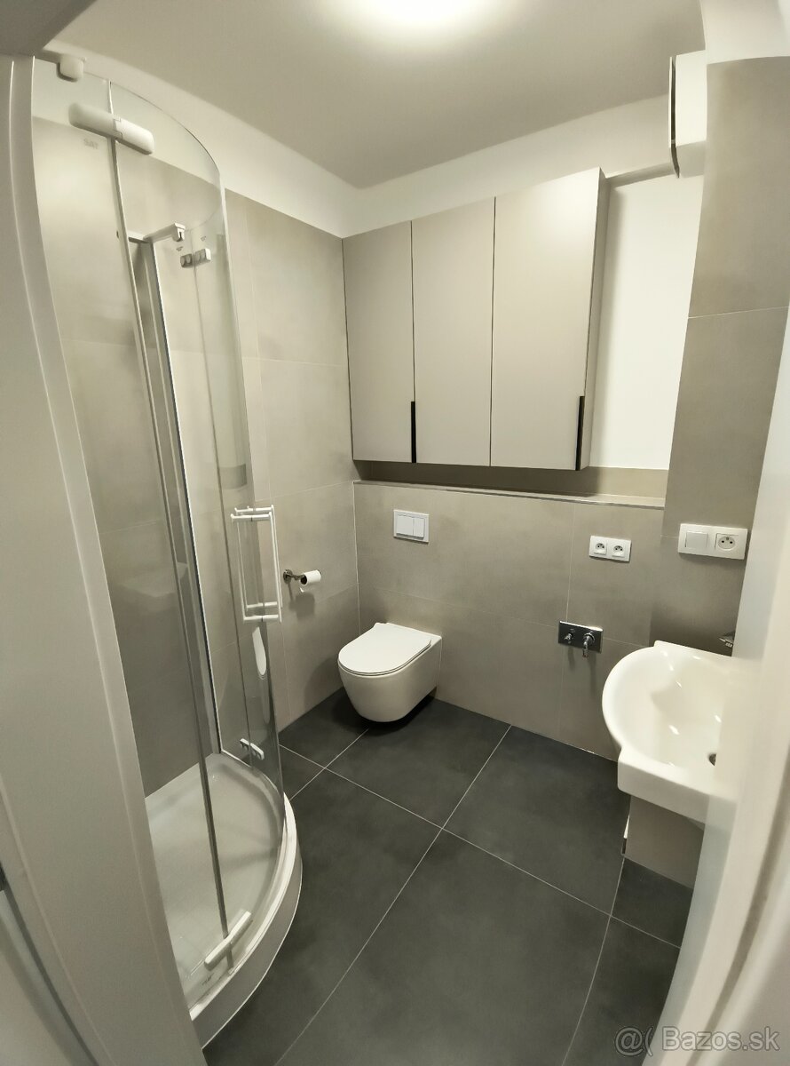 Prenájom 1-izbového bytu s PARKOVANÍM – Trenčín, Vinohrady - 4