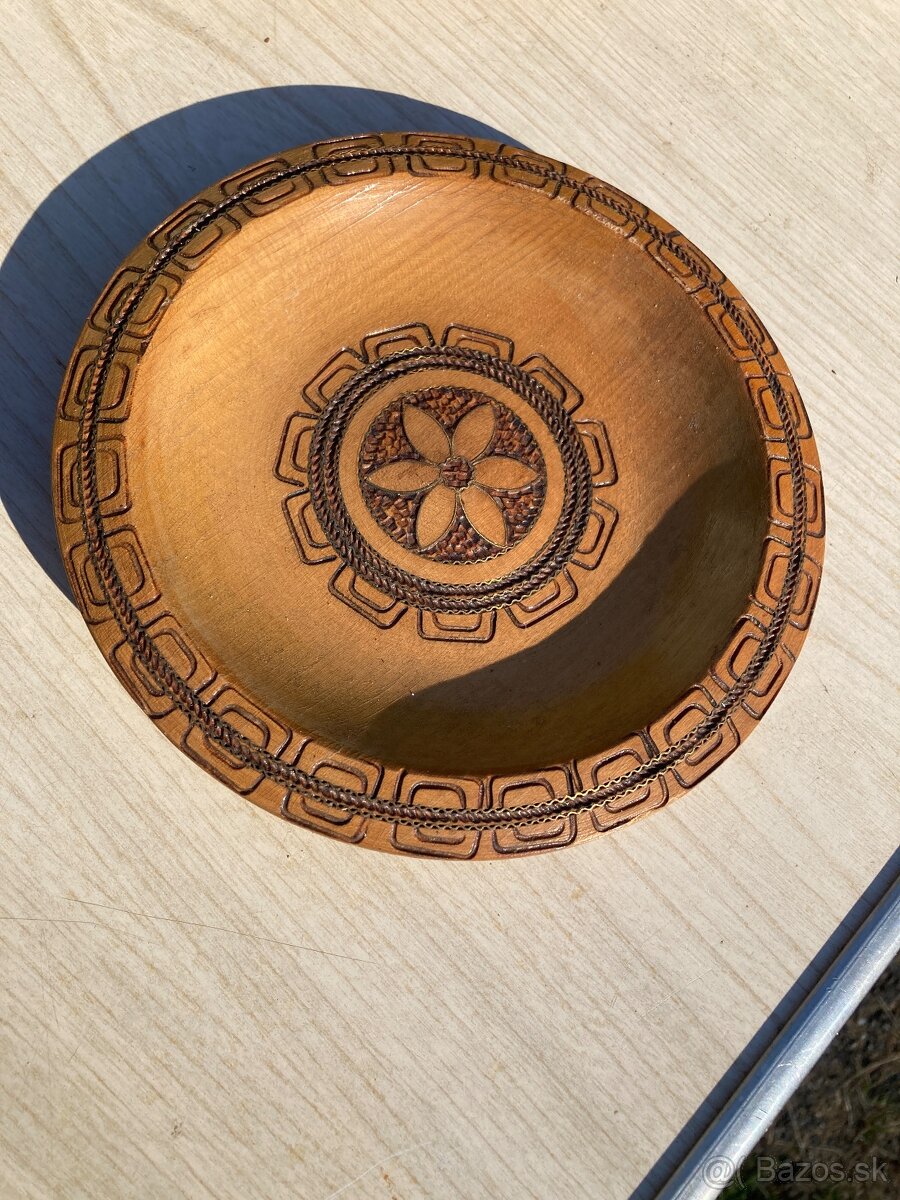 ručne vyrezávaná drevená misa - 4