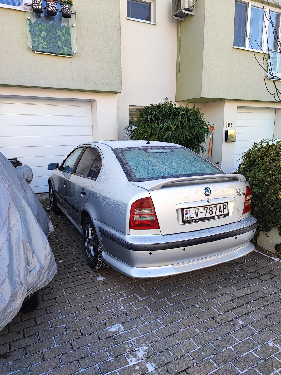 Škoda Octavia 1.6i - 4