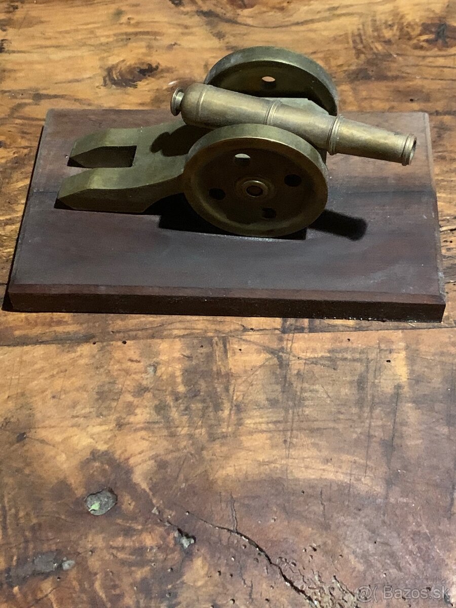 Mosadzné dekorácie - 4