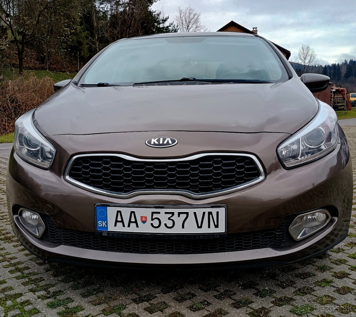 Predám Kia ceed 1,4 benzín 73kW 2014 - 4