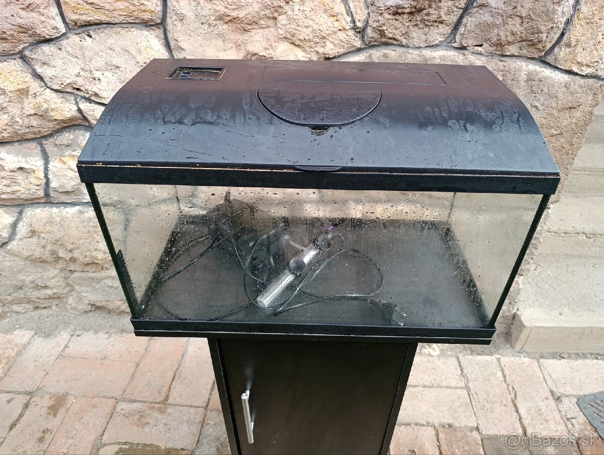 Predám akvárium Juwel - 4