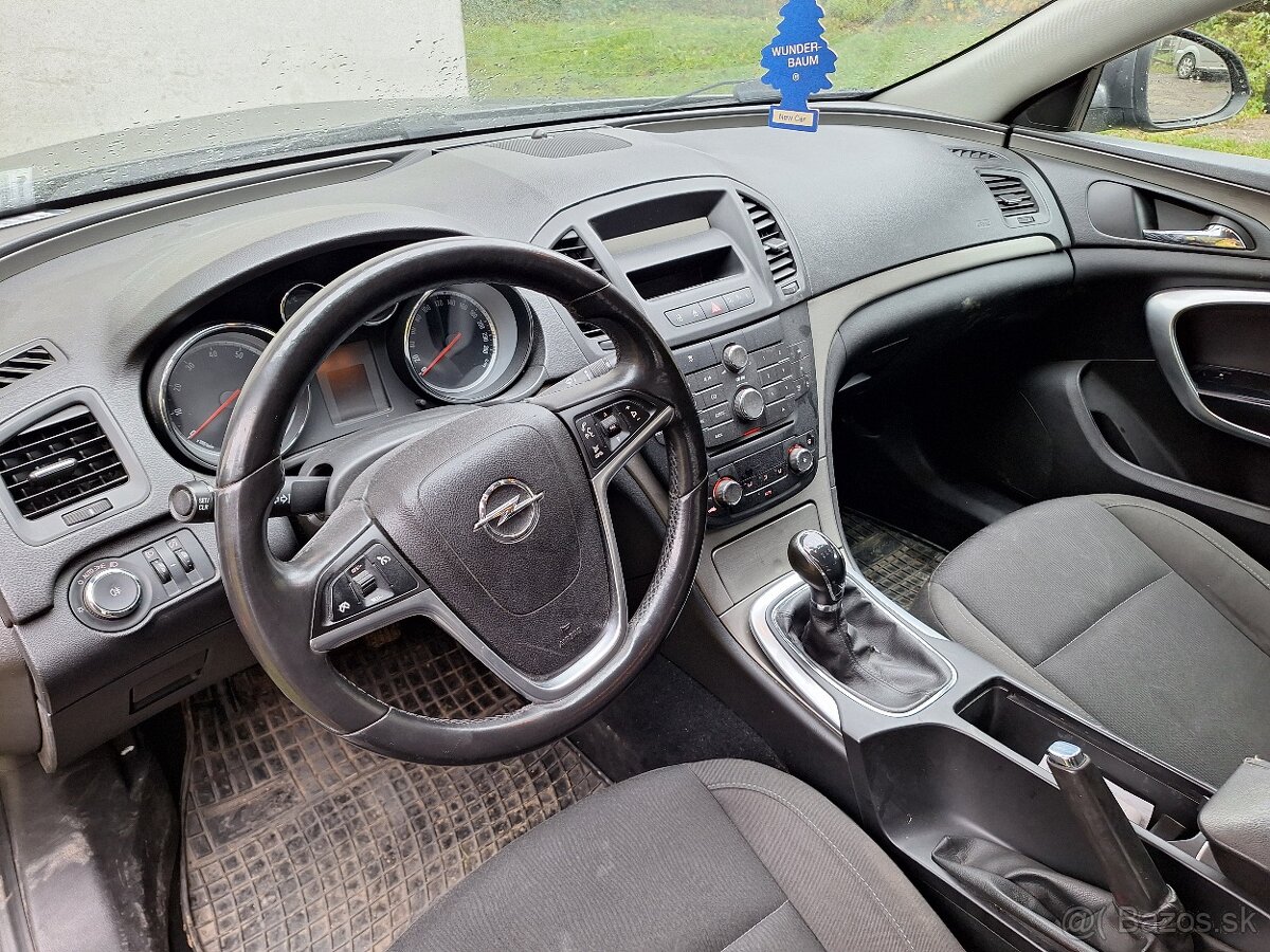 Opel Insignia 1.8 - 4