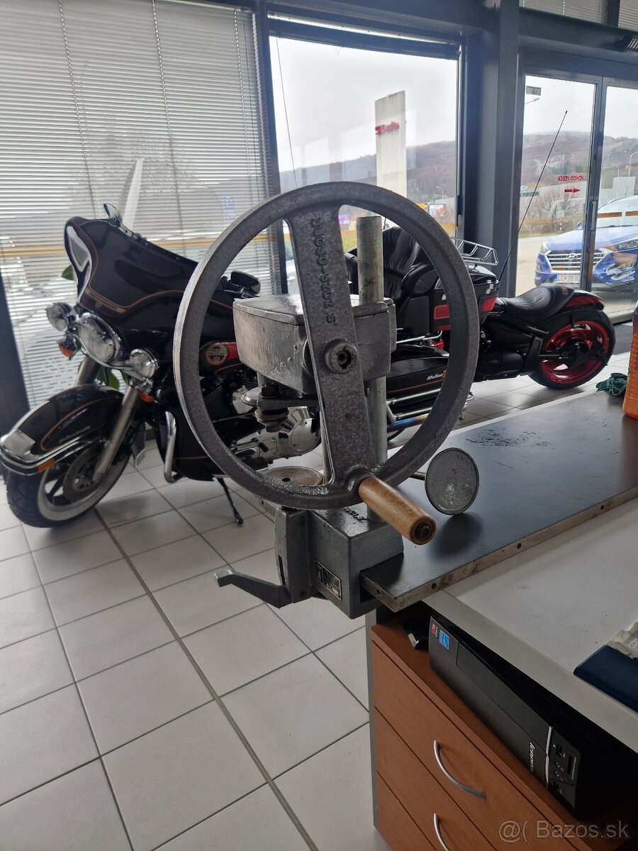 Uzatvárač konzerv /rezervovaný do 22.11./ - 4