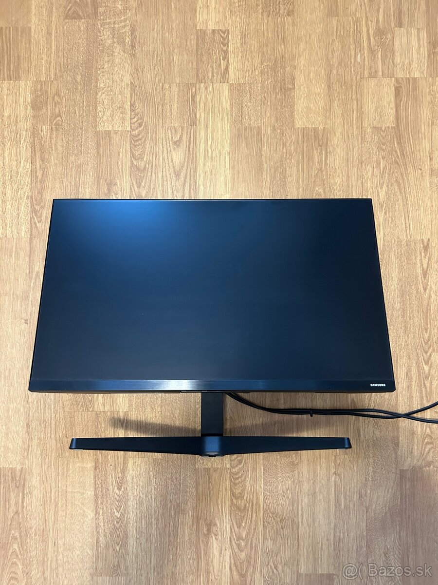 Predám počítač + 2X monitory + klavesnica + myš + joystick - 4