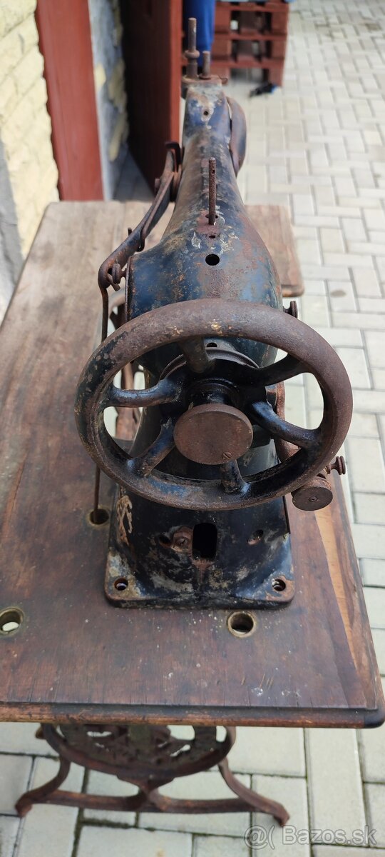 Obuvnícky šijací stroj Singer - 4