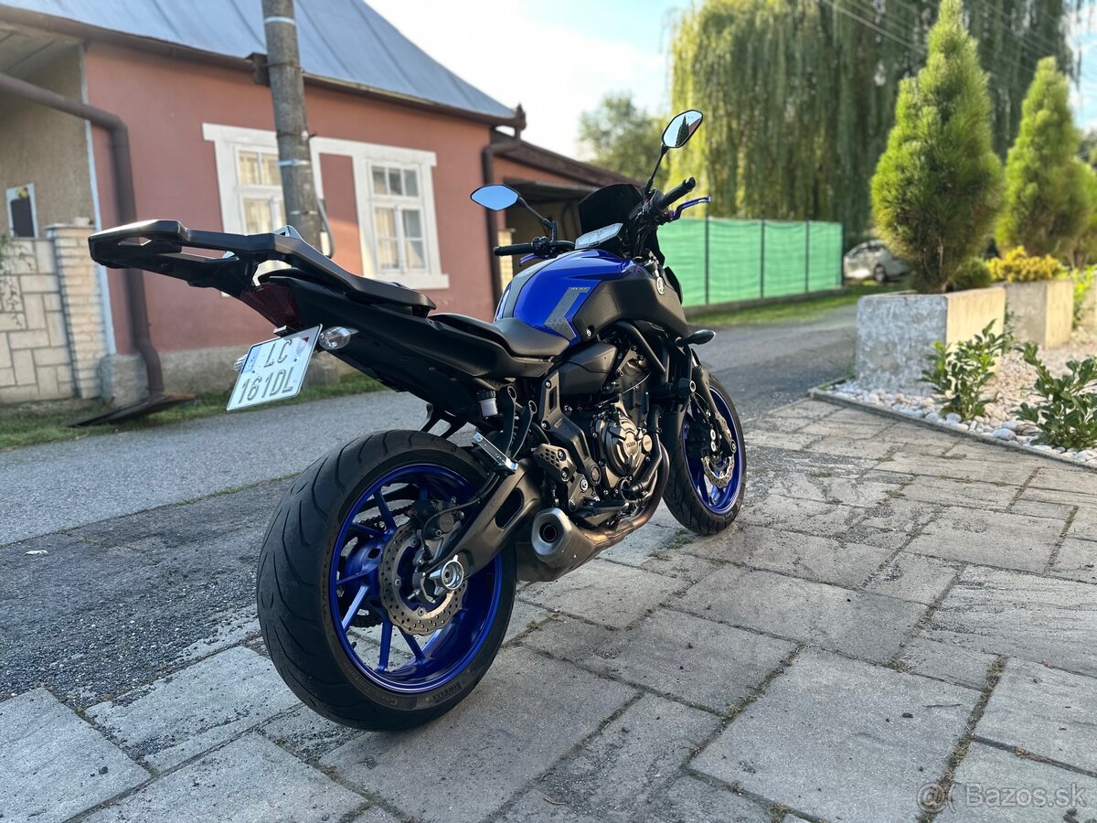 Yamaha MT-07 - 4