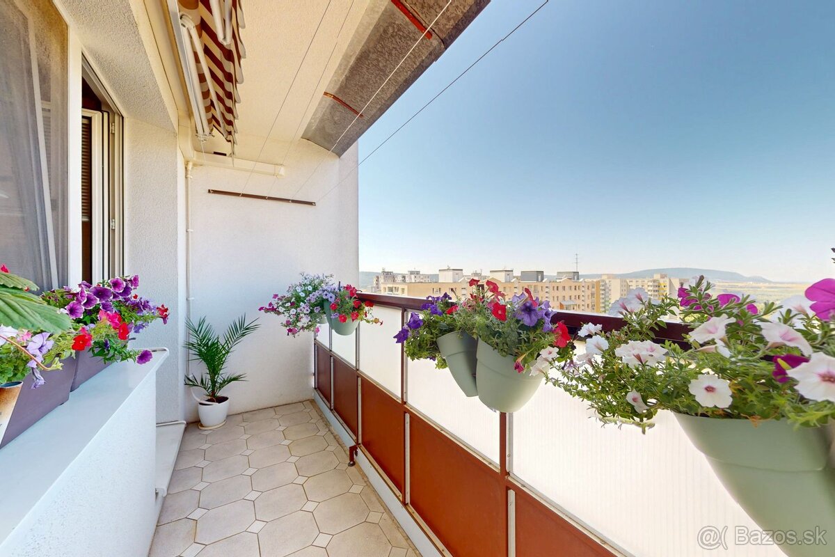 Garáž, 4 izby, 2 loggie a to všetko v samom srdci Dlhých Die - 4