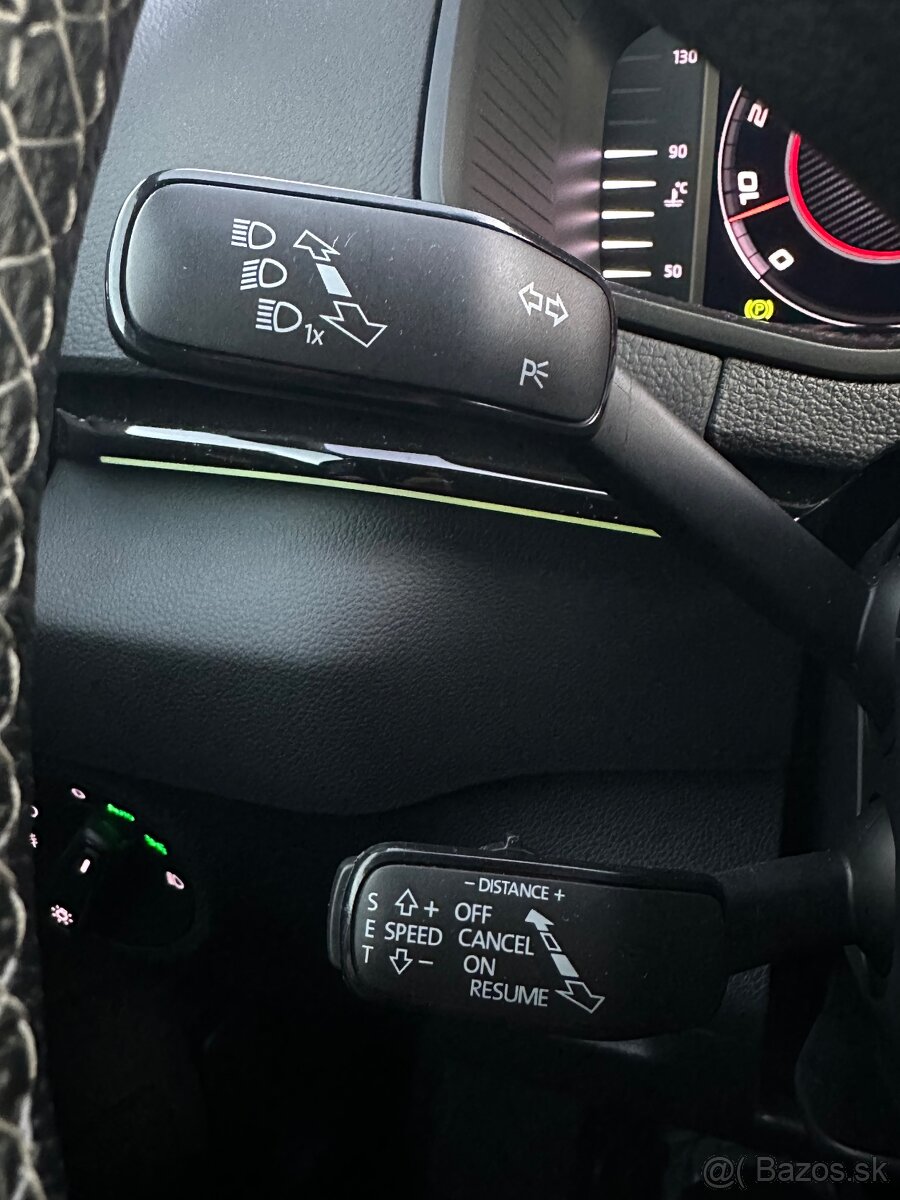 Škoda Karoq 1.5 TSI 110kw Sportline Manuál-6,M.2020,CarPlay - 4