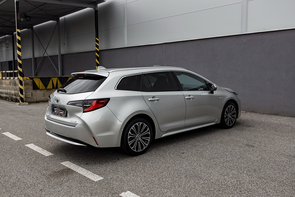 Toyota Corolla Combi 1.8 Hybrid 72kW e-CVT Executive 05/2021 - 4