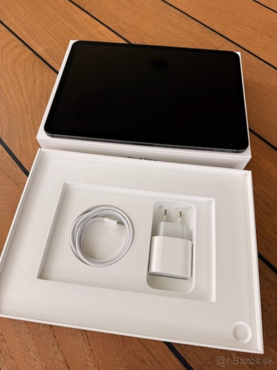 iPad Pro 11 256 GB, Apple Magic Keyboard Folio - 4