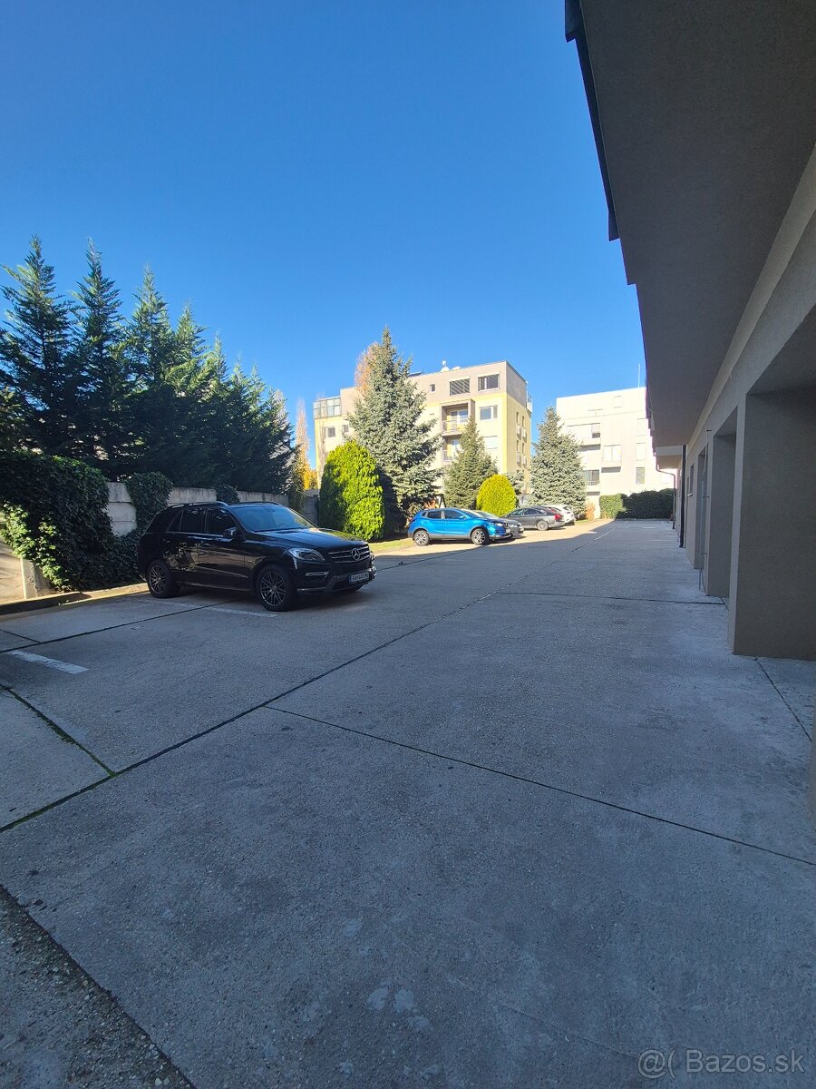 BEZ,PROVÍZIE- 2-izbový byt s parkovacím státím na Podunajske - 4