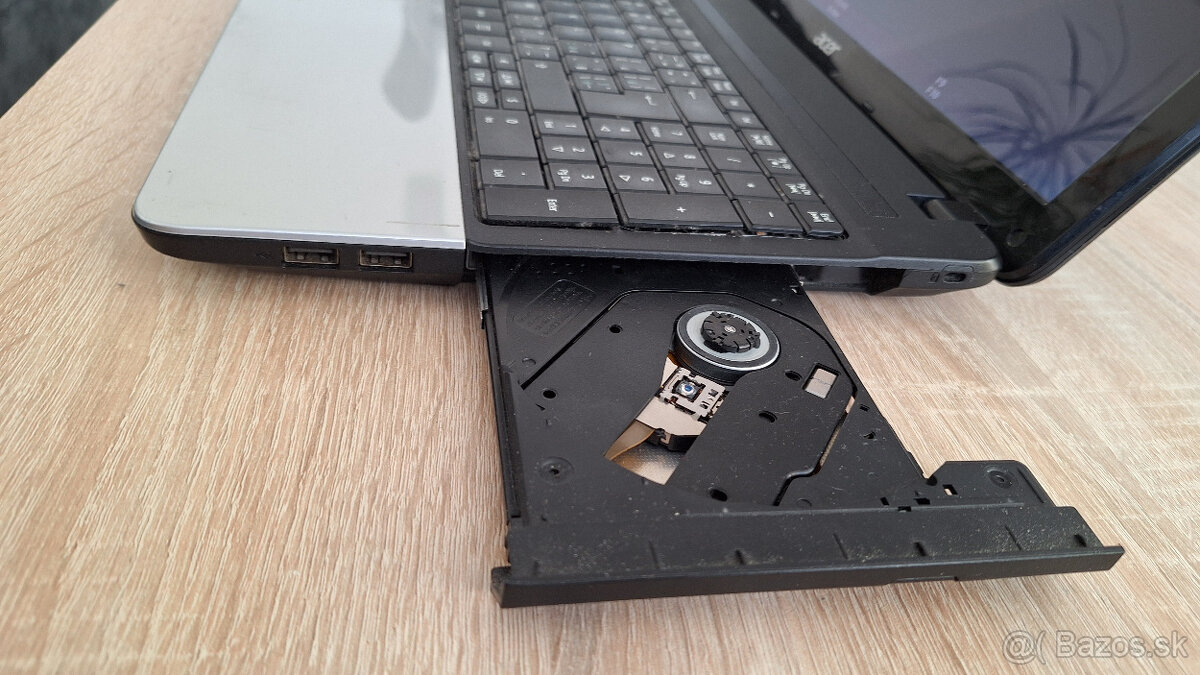 Acer Aspire E1 Series - 4