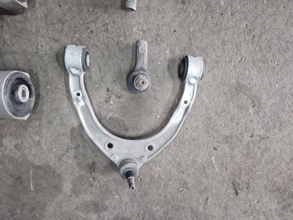 Volkswagen Touareg predné ramená - 4