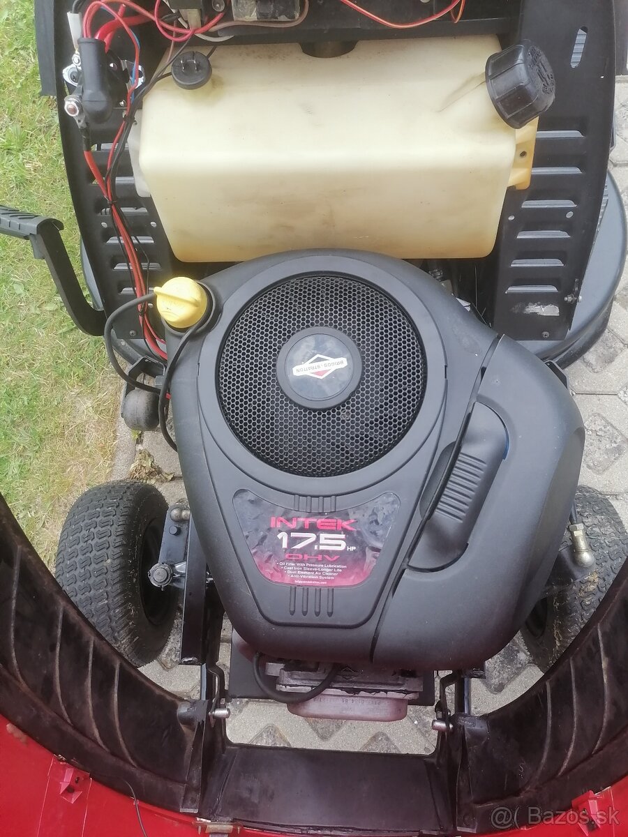 Záhradný traktor, traktorova kosačka - 4