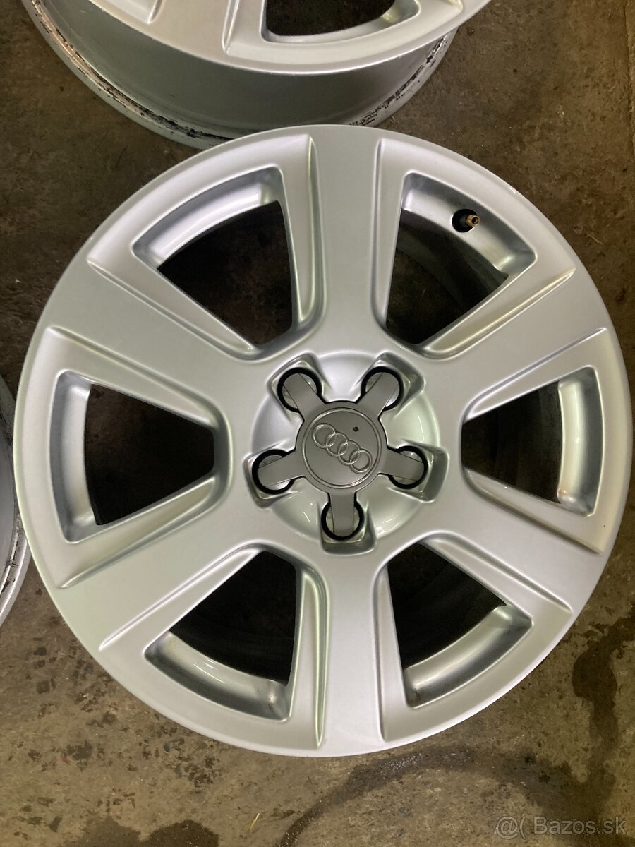 Audi Q5 8R0601025S - 4