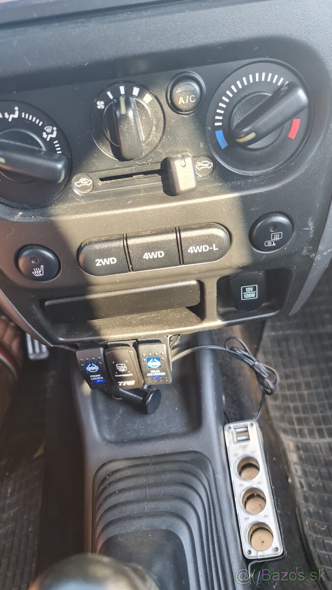 Predám Suzuki Jimny 1.3 - 4