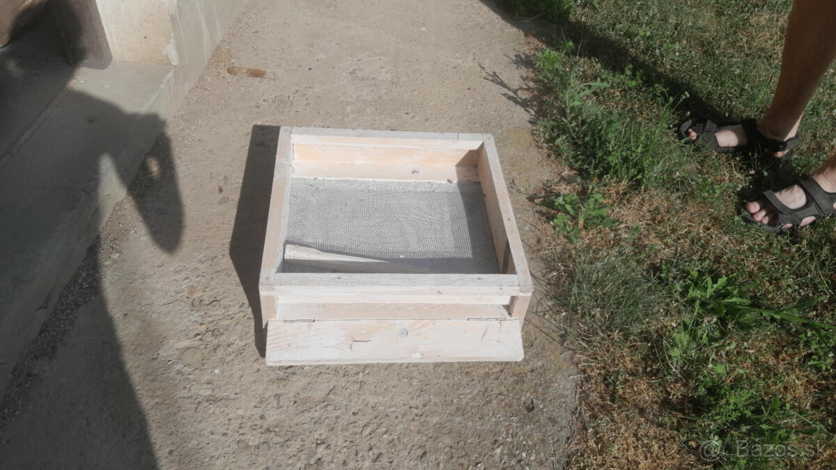 Zostávajúce včelárske vybavenie - 4