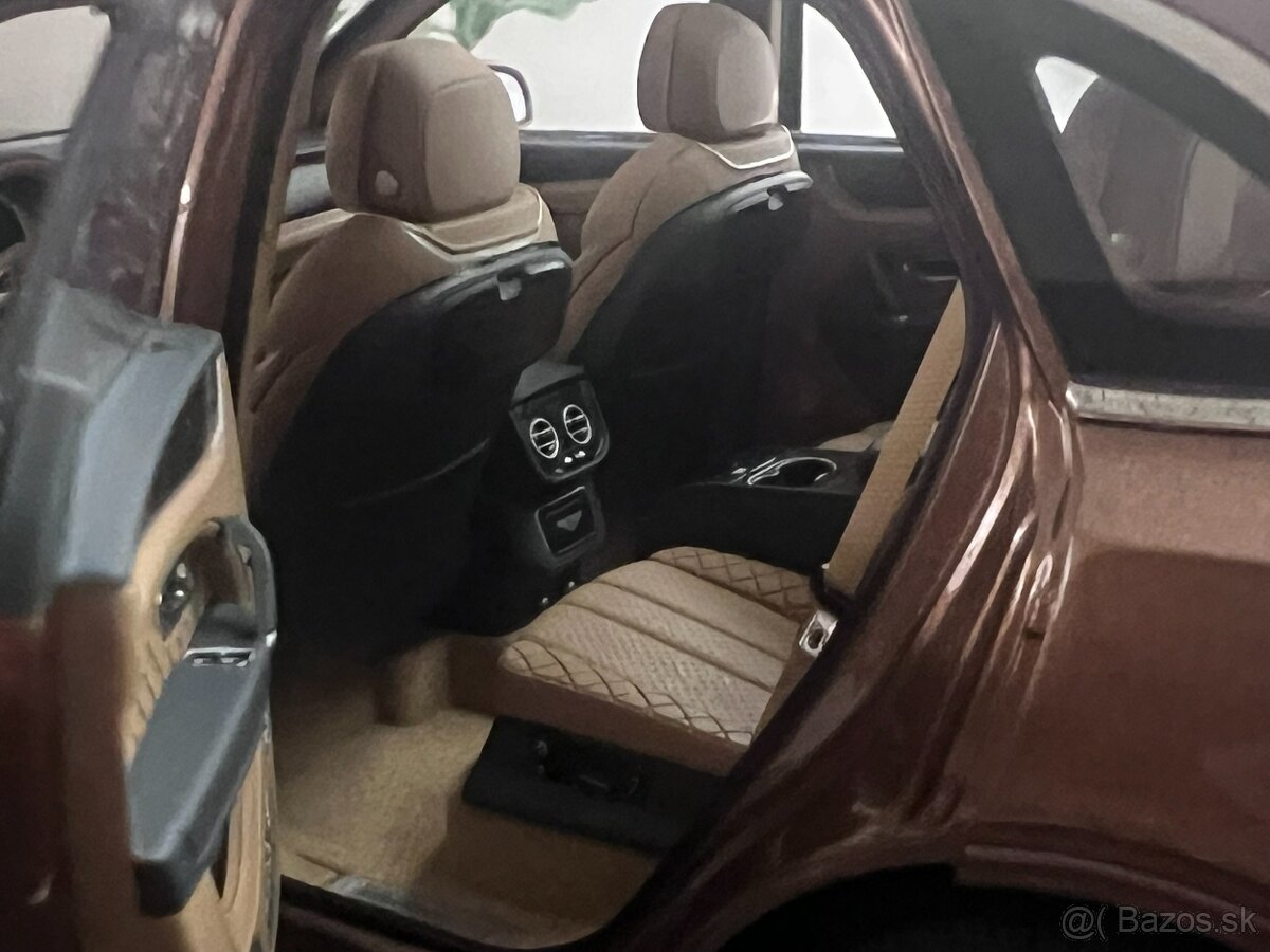 1:18 2016 BENTLEY Bentayga - Bronze Met. - Kyosho - 4