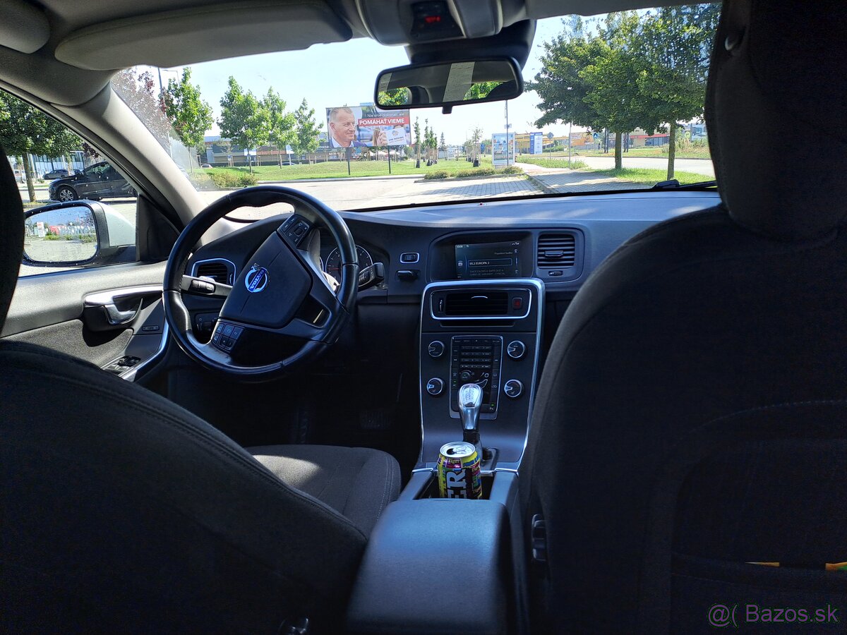 Predám Volvo s60 309000km nova sada zimnych pneu - 4