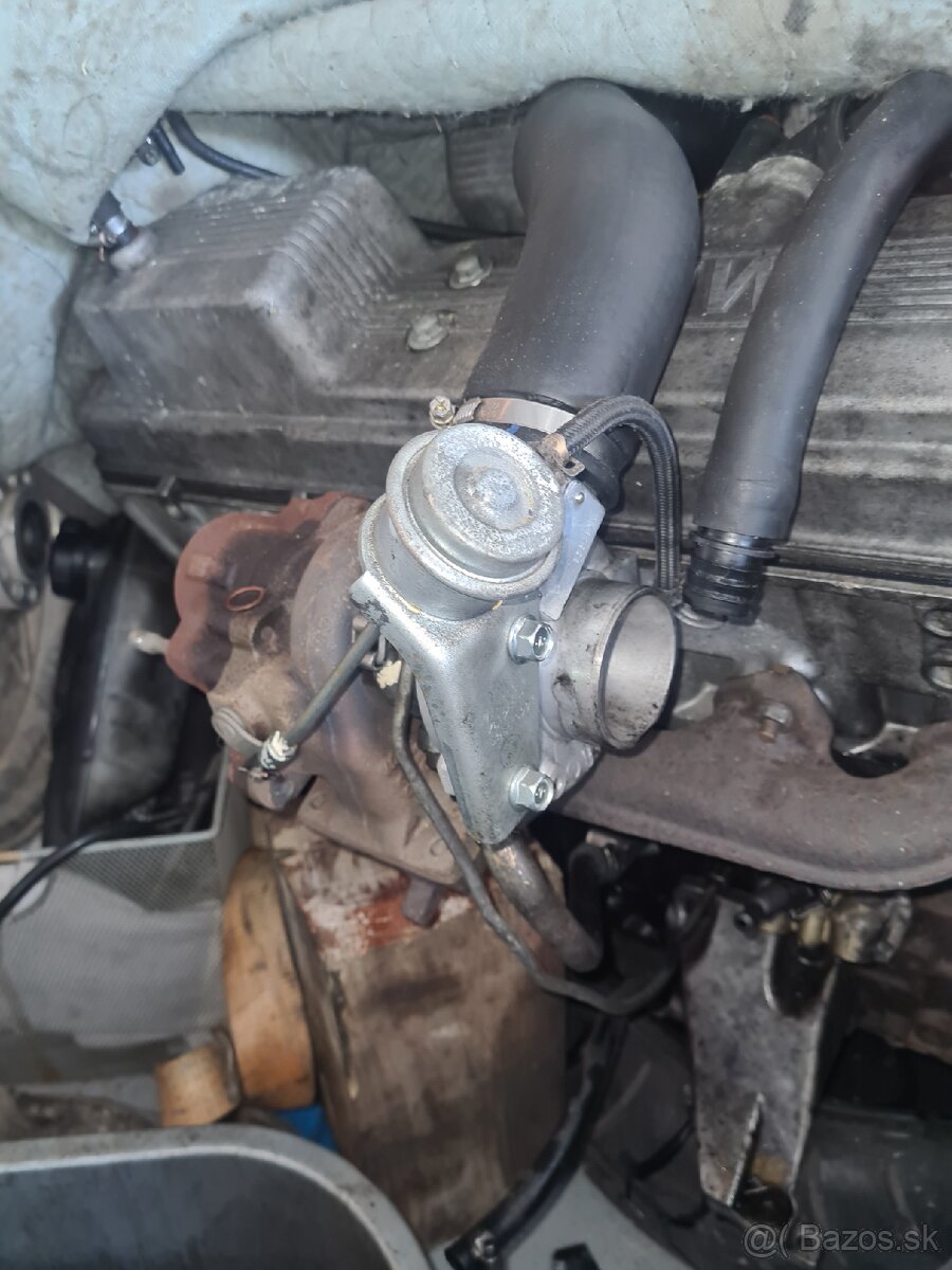 Predám motor e34 m21d24 - 4